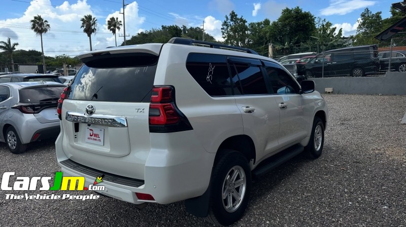 2018 Toyota Land Cruiser Prado image3